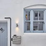Host & - 11 Bakehouse Yard Holiday home